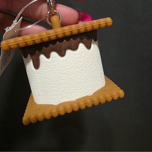 Bath And Body Works S’more Pocketbac Holder NWT Charm BBW Collectible - Picture 4 of 6